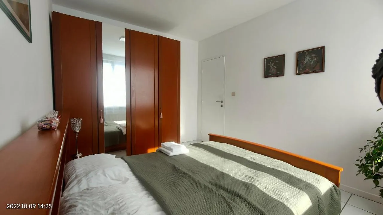 Compact, Wel Enaf For 3 The Flat In Antwerp Apartment 0*,