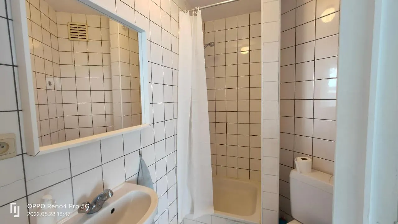 Compact, Wel Enaf For 3 The Flat In Antwerp Apartment